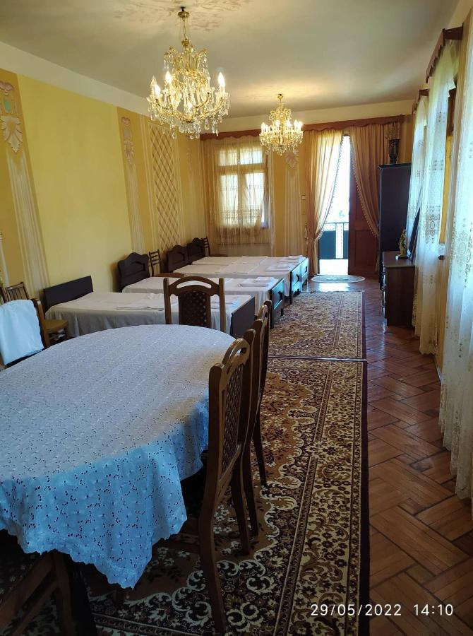 Guest House Teni Makhinjauri Bagian luar foto